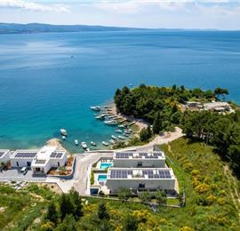 5 bedroom beachfront villa with heated pool near Omis, sleeps 9